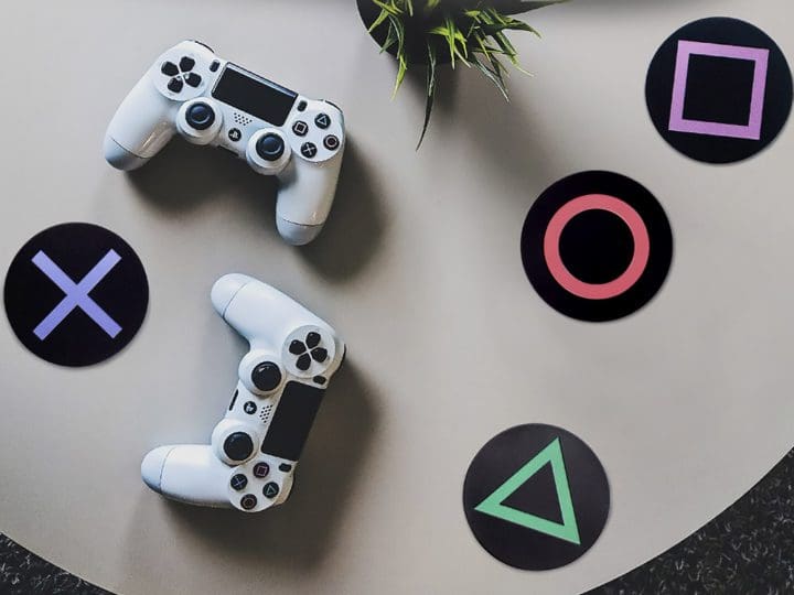 The Paladone Sony PlayStation Icons Coasters feature iconic symbols from the PlayStation console, adding a touch of gaming ambience to your desk.